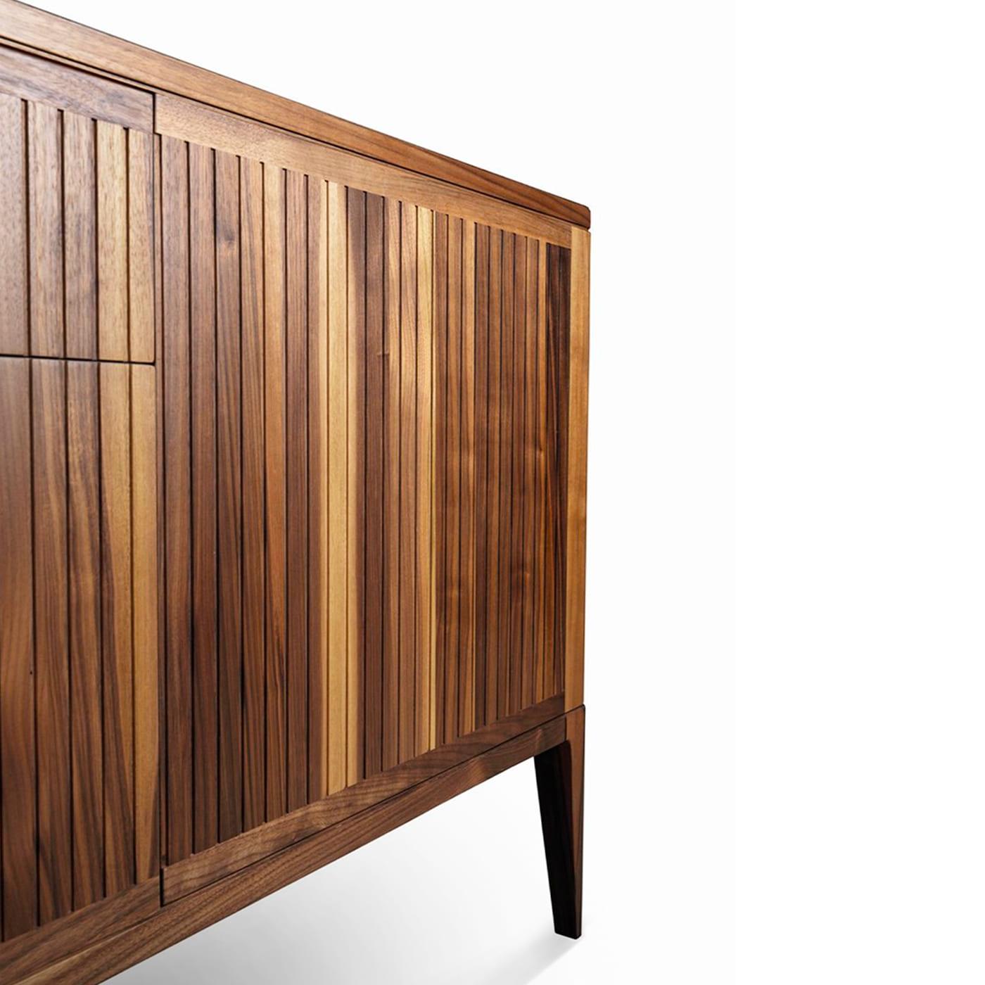 Eleva 3‑Türiges braunes Sideboard