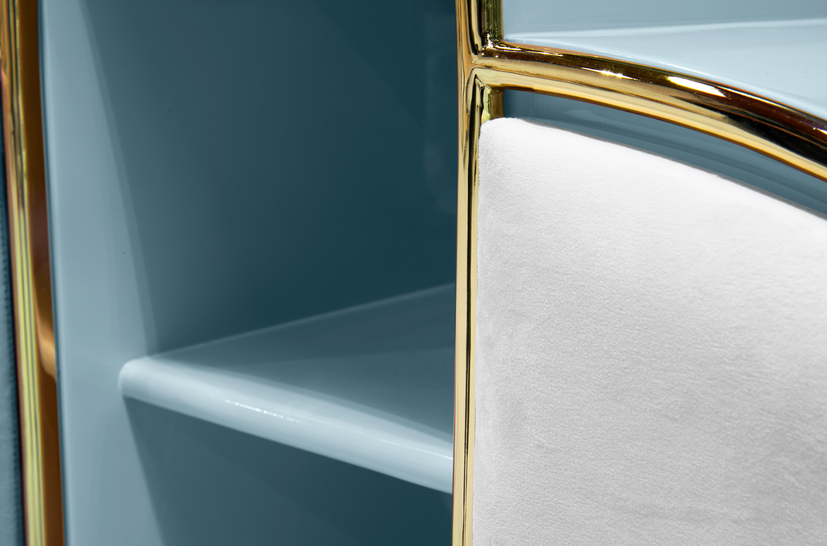 Candy Coated Triple Kommode