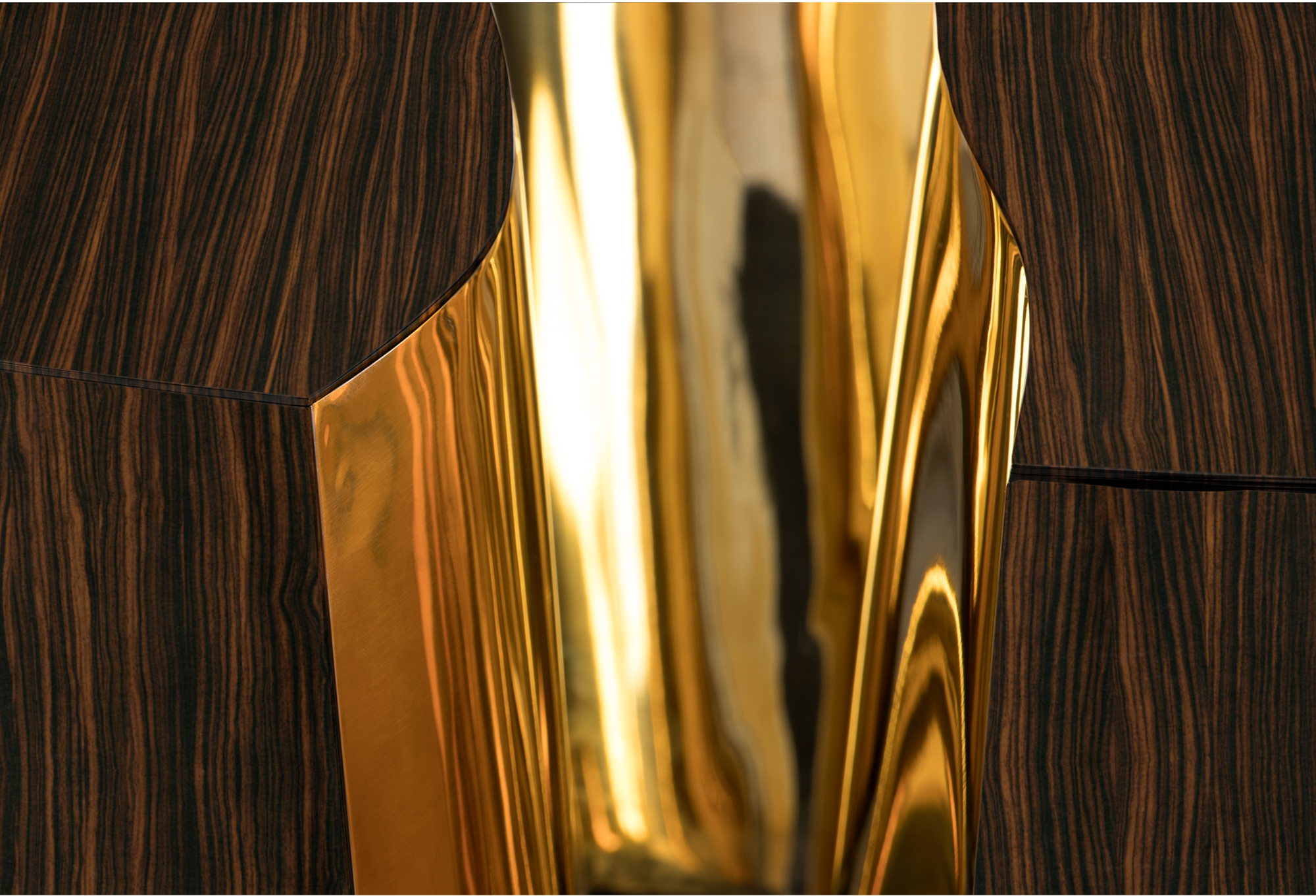 Fissure Ovaler Ebenholz‑Couchtisch
