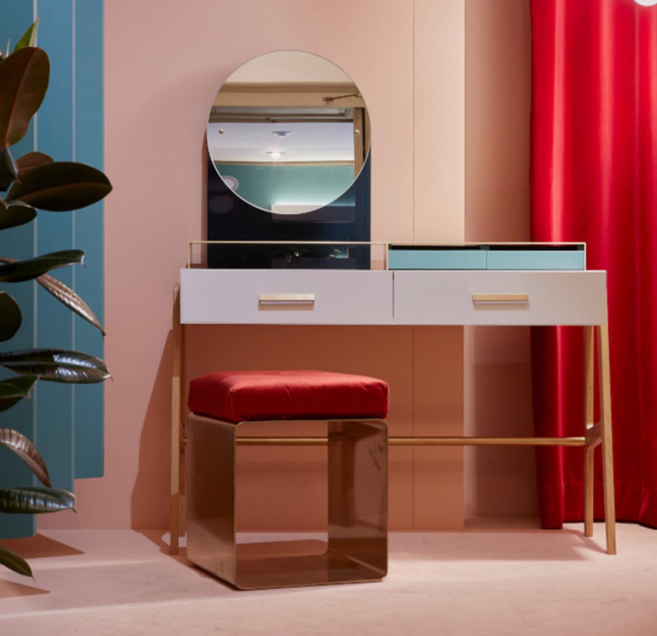 Raffinierter Schminktisch mit Spiegel