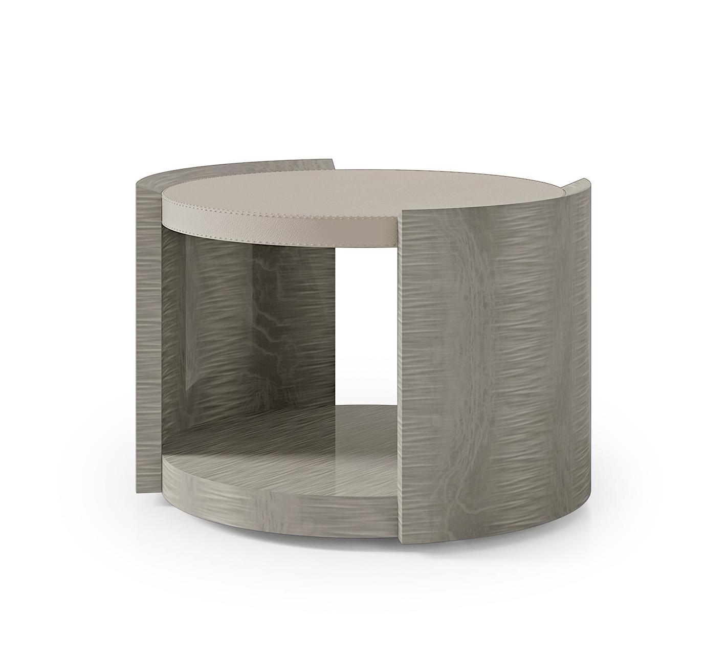 Schlaf­zimmer­wagen mit Lederplatte