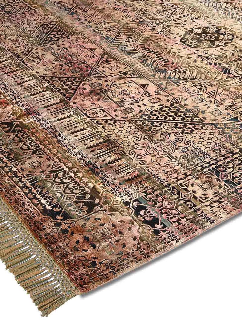 Strawberry Gold auf Mehrfarbig Teppich