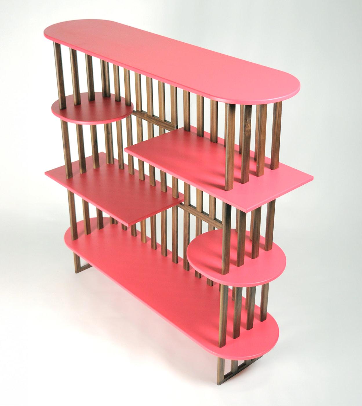 Rosa vierstöckiges Bücherregal