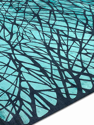 Dresden Turquoise auf Dunkeltürkis Teppich