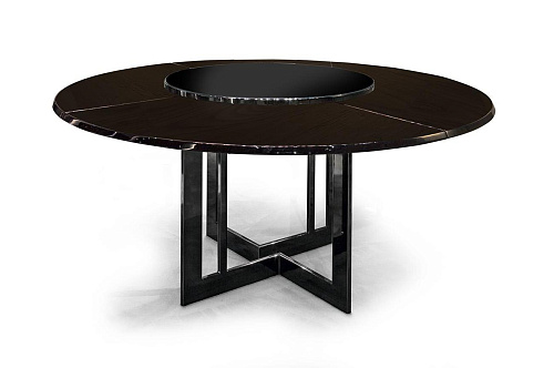 Gefertigter runder Tisch