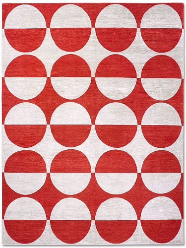 Circle Cream auf Rot Teppich