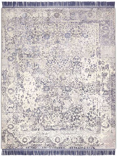 Mauve Grey auf Weiß Teppich