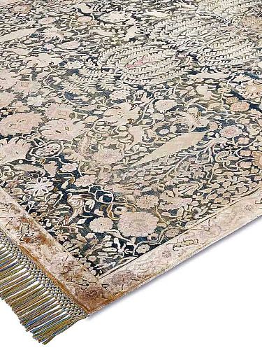 Gold auf Ex‑Mitternachtsblau Teppich
