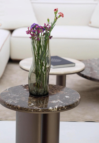 Bon Ton Runder Couchtisch mit dunklem Gestell