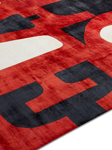 All You Need Is Love Red Teppich