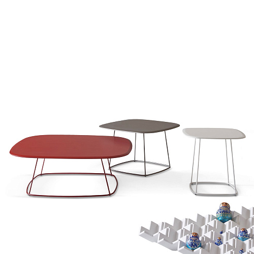 Free‑Style Roter Couchtisch