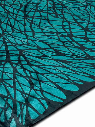 Dresden Turquoise auf Dunkeltürkis Teppich