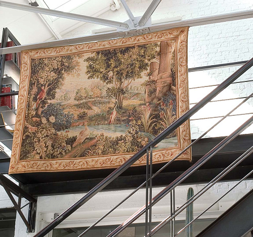 Horizontales Grünwerk mit Vögeln Wandteppich