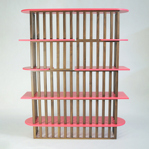Rosa fünfstöckiges Bücherregal