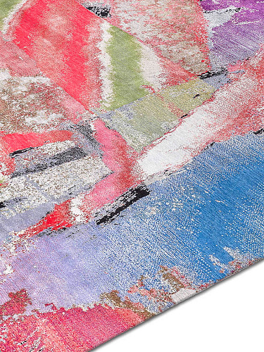 Original auf Hellgrau Teppich