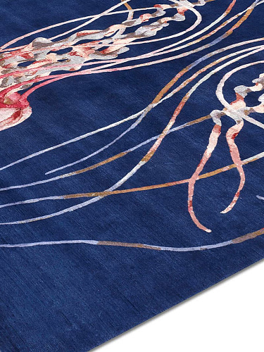 Jellyfish Original auf Midnight Blue Teppich