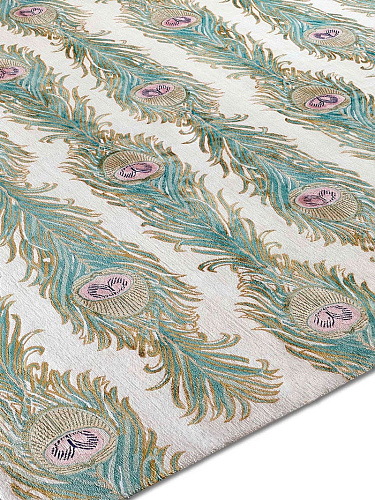 Feathers Lane Pink Abbey auf Creme Teppich