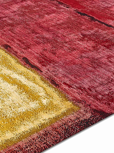 with Red Grass Strawberry Sunset auf Schwarz Teppich