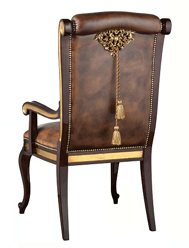 Klassischer Ledersessel mit Armlehnen