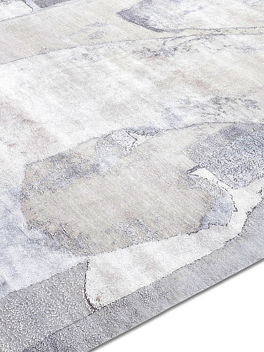 Snow Silver auf Hellgrau Teppich