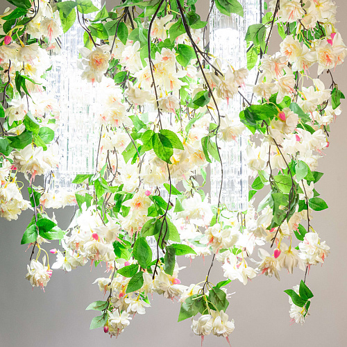 White Cascade Großer Kronleuchter