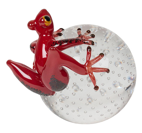 Roter Frosch auf Kugel Figur