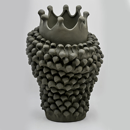 Maure‑Kopf graue Skulptur