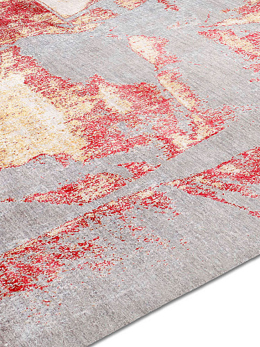 Gold Coral auf Hellgrau Teppich