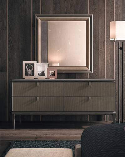 Dunkelbraune Kommode