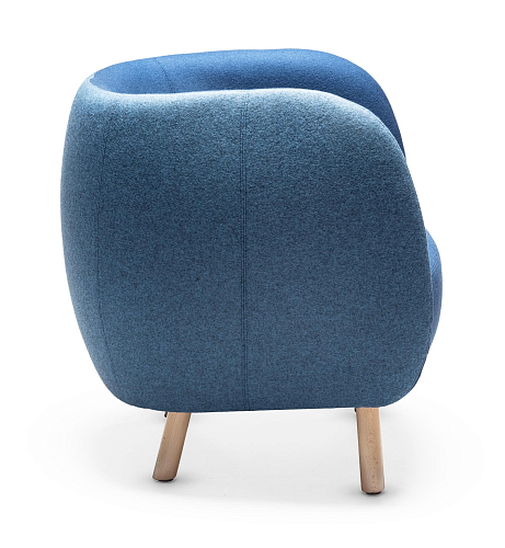 Mousse P Blauer Sessel