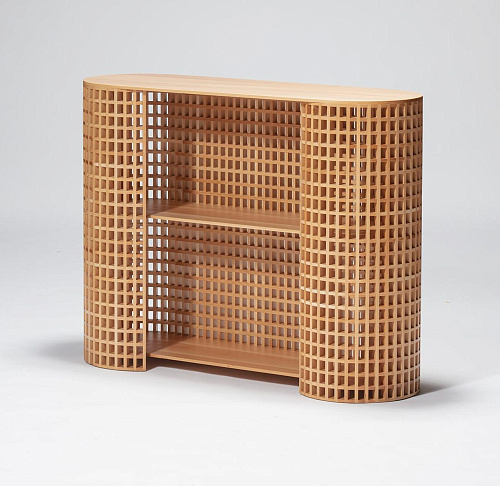 Strukturierter Holzschrank