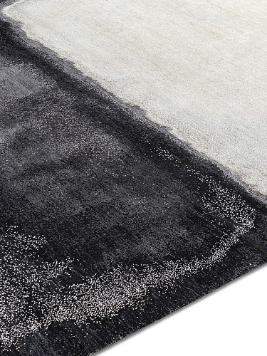 White Grey auf Schwarz Teppich