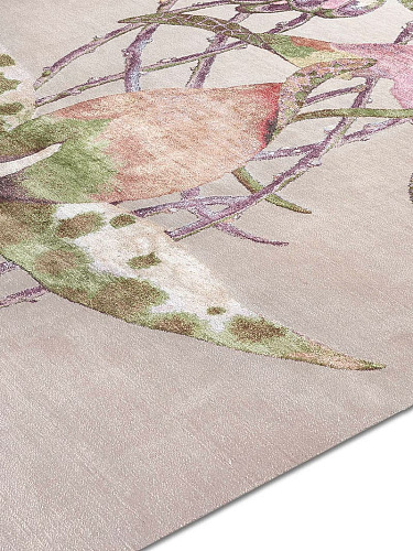 Orchid Pastel auf Grau‑Grün Teppich