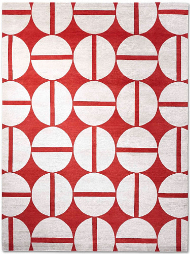 Circle Cream auf Rot Teppich