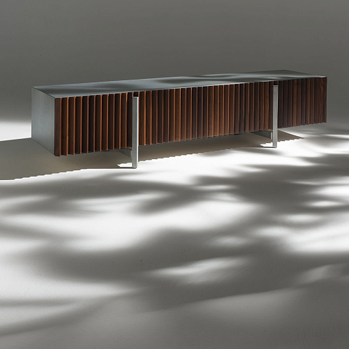 Eschenholz-TV-Sideboard in Braun