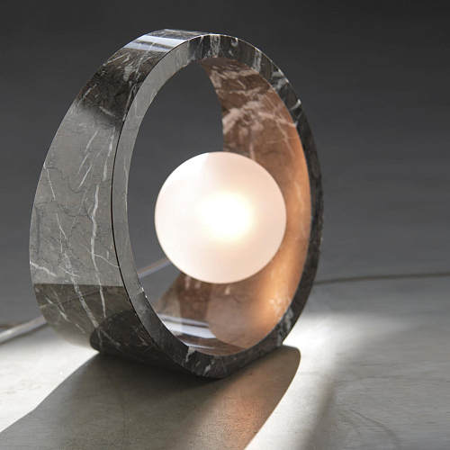 Marble Black Carnico Tischlampe mit Mattglas