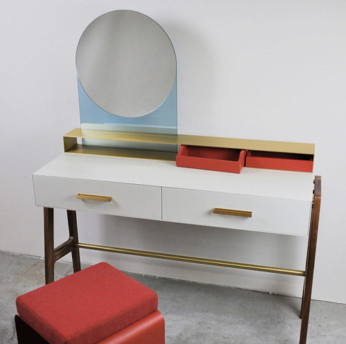 Raffinierter Schminktisch mit Spiegel