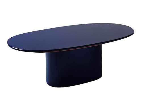 Oku Eleganter Tisch