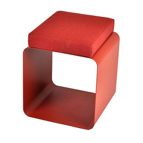 Roter Samt-Metall-Hocker