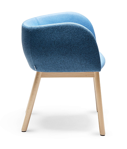 Mousse SP Blauer Sessel