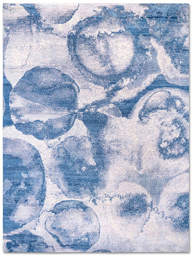 Splash Galileo Blue auf Hellgrau Teppich