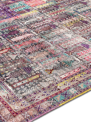 Silk Pastel auf Natur‑Schwarz Teppich