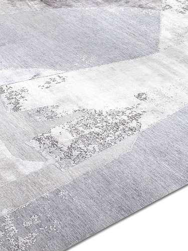Snow Silver auf Hellgrau Teppich