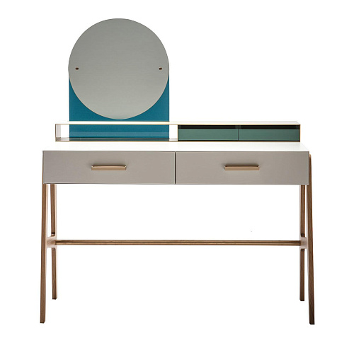 Raffinierter Schminktisch mit Spiegel