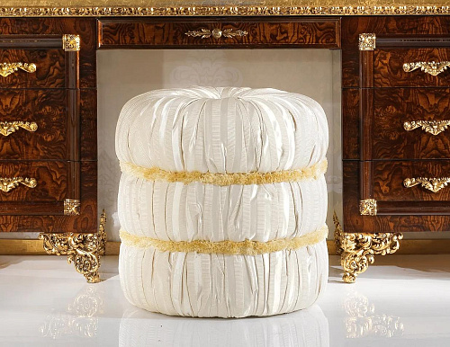 Royal Beiger Pouf