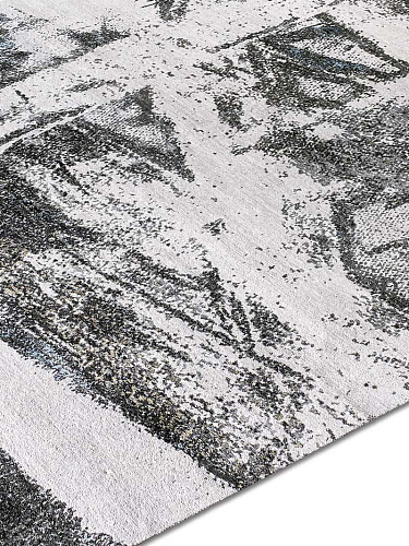 GreenRust auf Hellgrau Teppich