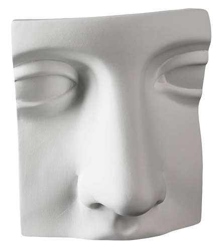 Junos Nase Skulptur