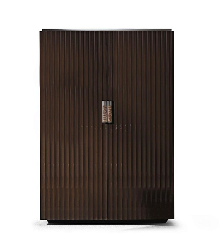 Elegance hoher Schrank mit Premiumleder- und Chromgriffen