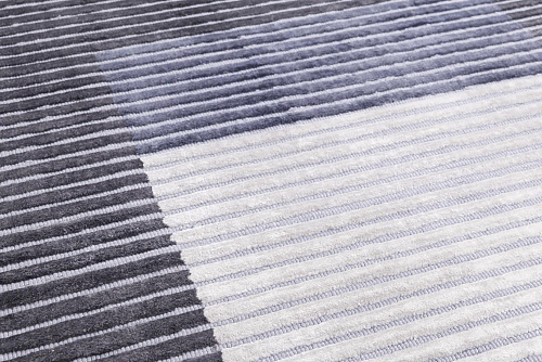 Handgewebter Viskose-Linien Teppich