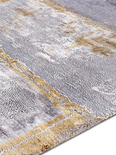 with Grass Silver White Grey auf Gold Teppich